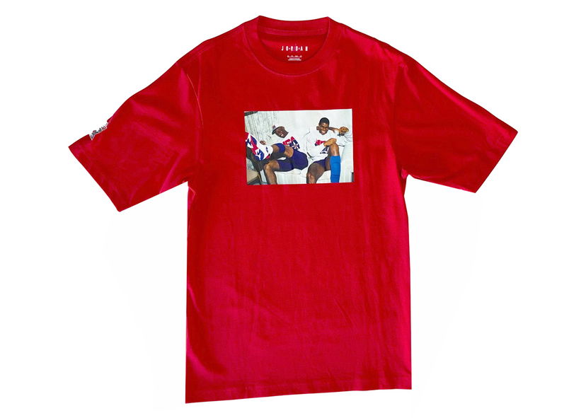 T-shirt Jordan Jordan x Trophy Room "New Sheriff In Town" T-Shirt Red/White Röd | DR2950-657