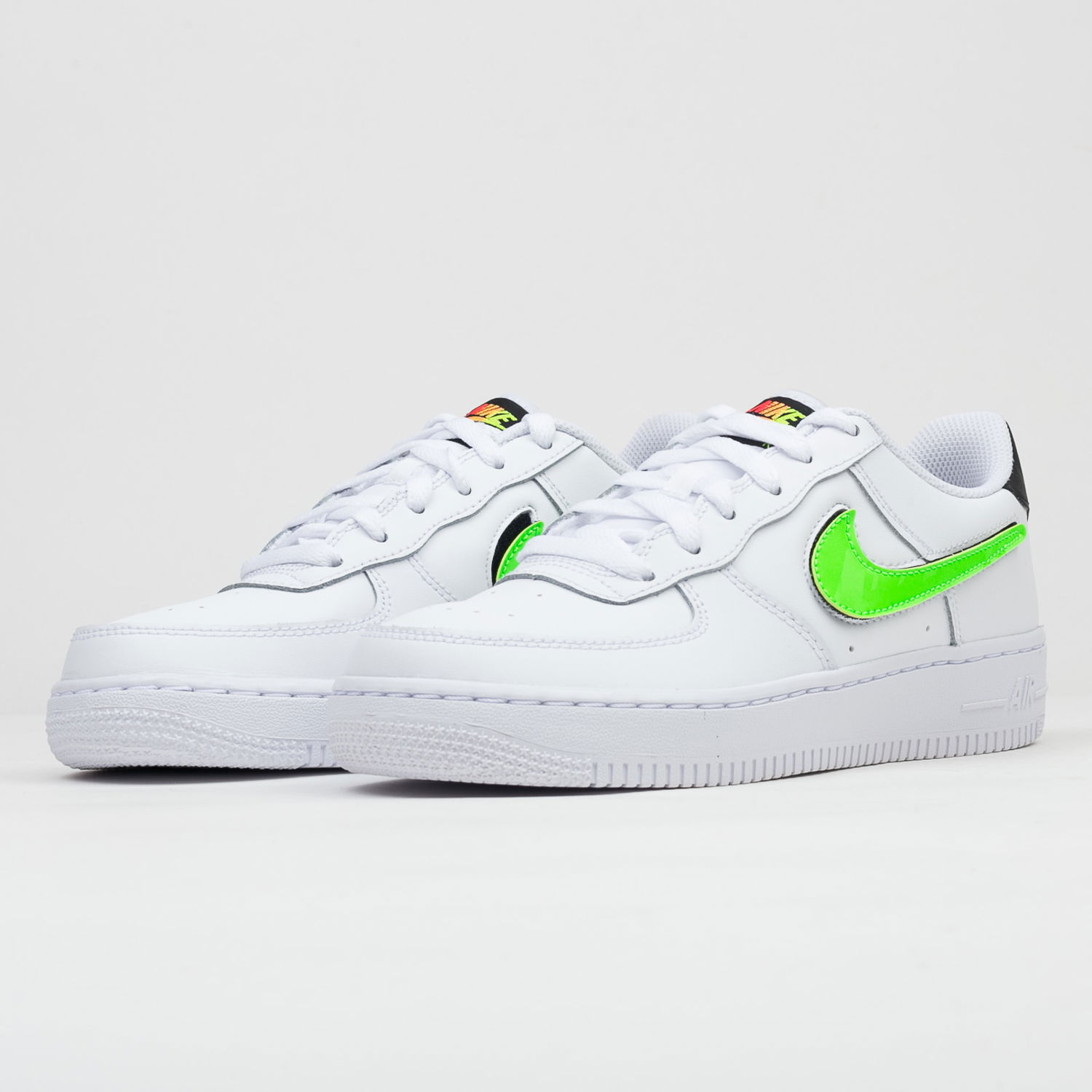 Sneakers och skor Nike Air Force 1 LV8 3 ''Green Strike'' GS Vit | AR7446-100, 1
