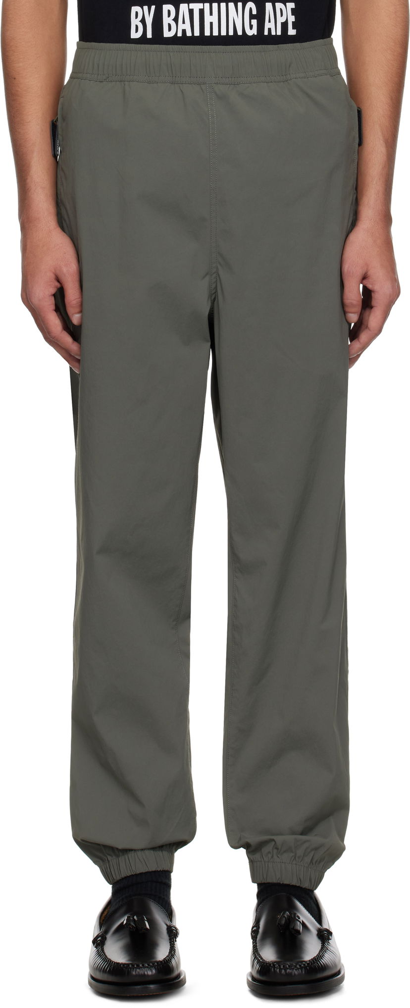 Träningsbyxor AAPE by A Bathing Ape AAPE by A Bathing Ape 'AAPE Now' Woven Sweatpants Grön | AAPPTMB664XXOKHE