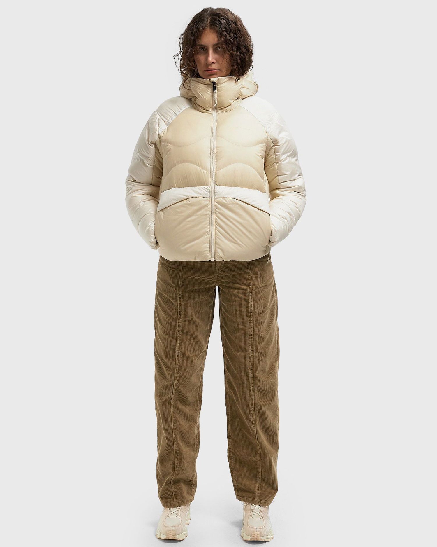 Pufferjacka Peak Performance HeliuDiamond Fuse Hooded Down Jacket Beige | G80435010, 1