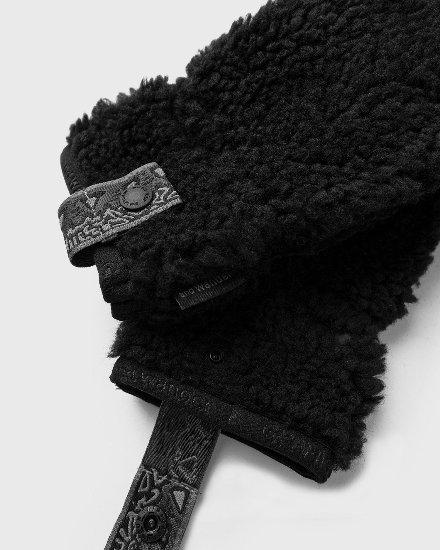 Handskar GRAMICCI Fleece Gloves With Jacquard Tape Svart | GAC4-F3009-BLACK, 1