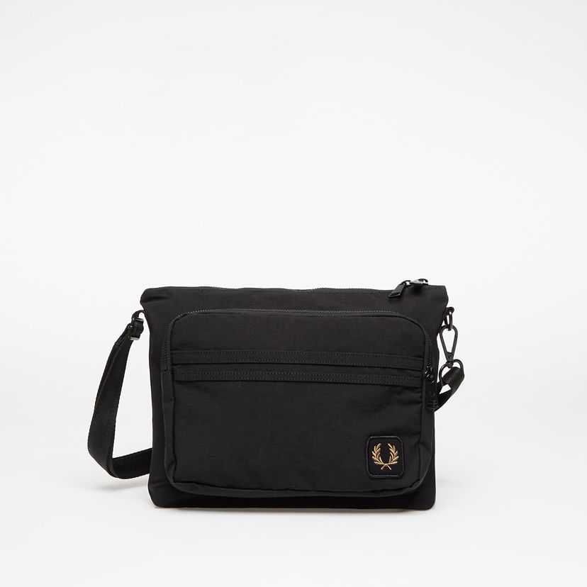 Axelväska Fred Perry FRED PERRY Nylon Badge Crossbody Bag Svart | L1193 102
