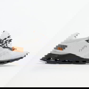 Sneakers och skor On Running Cloudnova Vit | 26.99182, 1