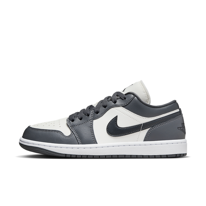 Sneakers och skor Jordan Air Jordan 1 Low WMNS Grå | DC0774-102