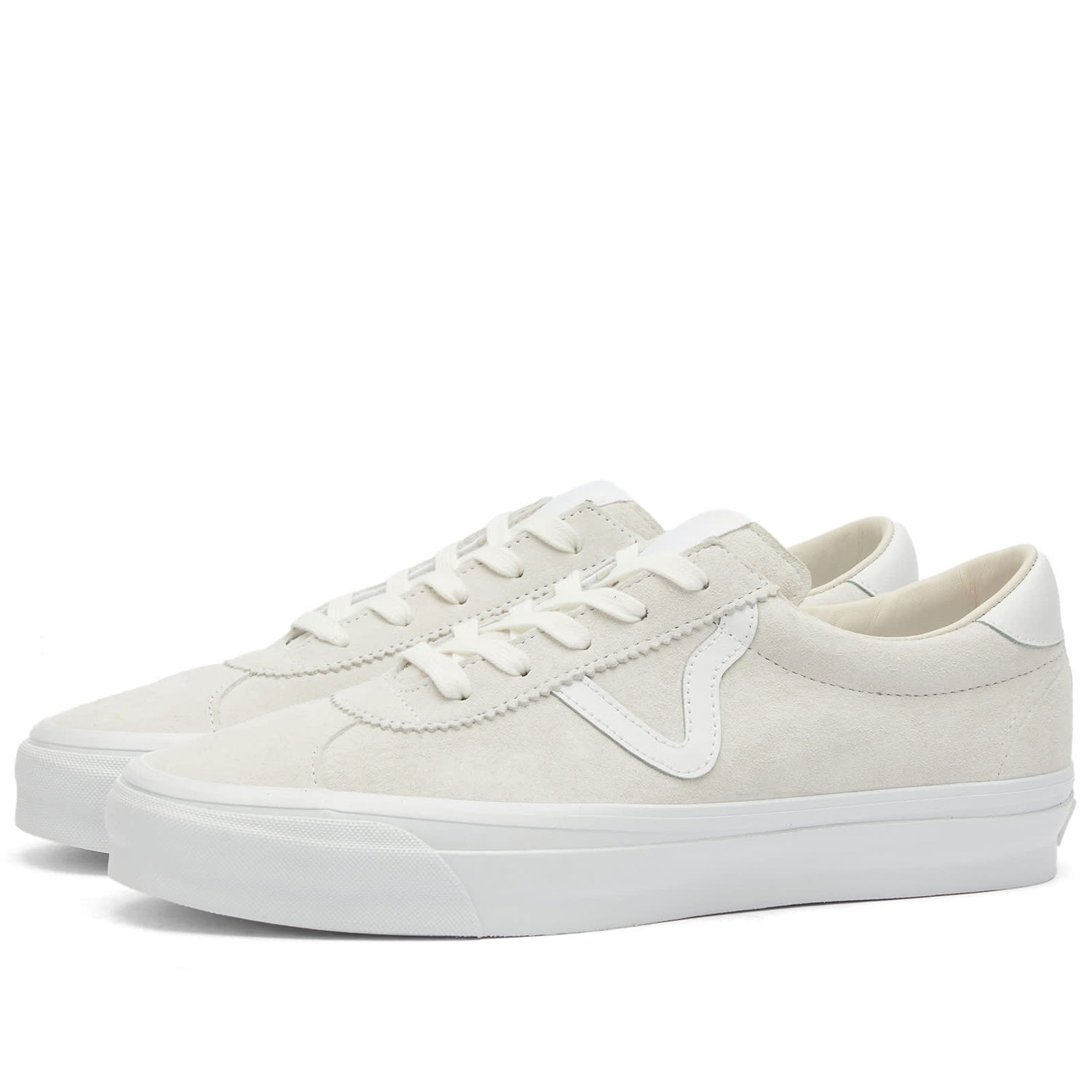 Sneakers och skor Vans Men's Sport 73 Sneakers in Lx Pig Suede White/White, Size UK 10 | END. Clothing Vit | VN000CR1WWW, 0