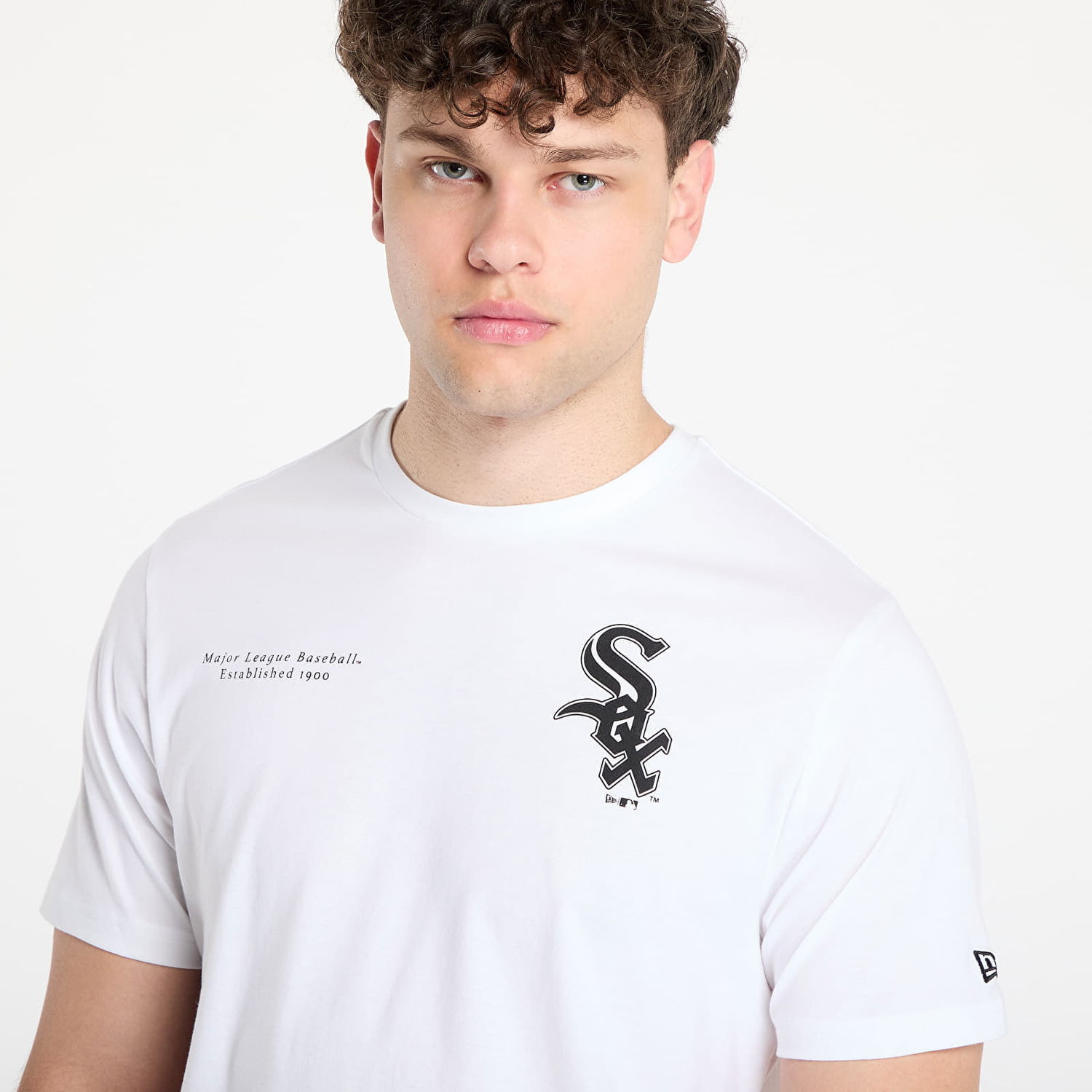 T-shirt New Era New Era Chicago White Sox Arch Graphic Regular Fit Tee Vit | 60667712, 1