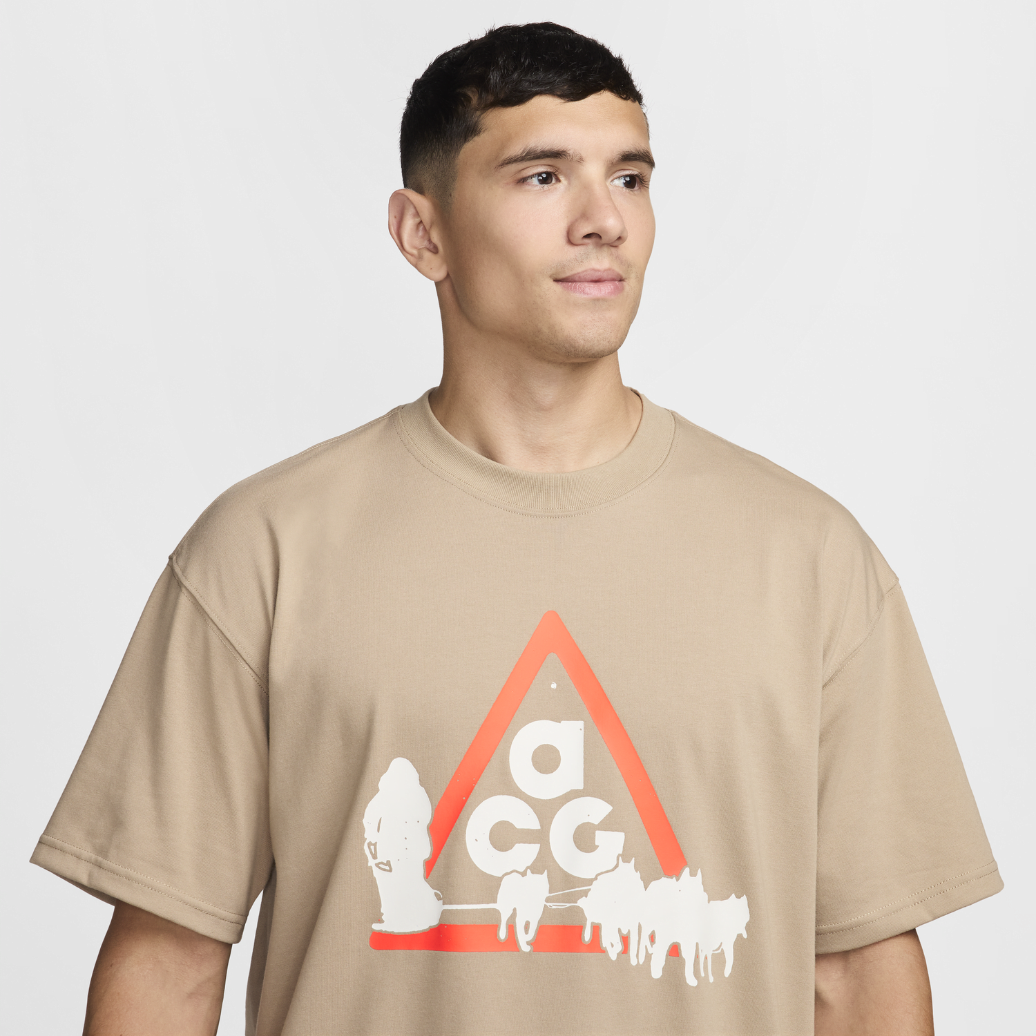 T-shirt Nike ACG OC Dog Sled T-shirt in Khaki, Size Large | END. Clothing Beige | FZ5277-247, 1