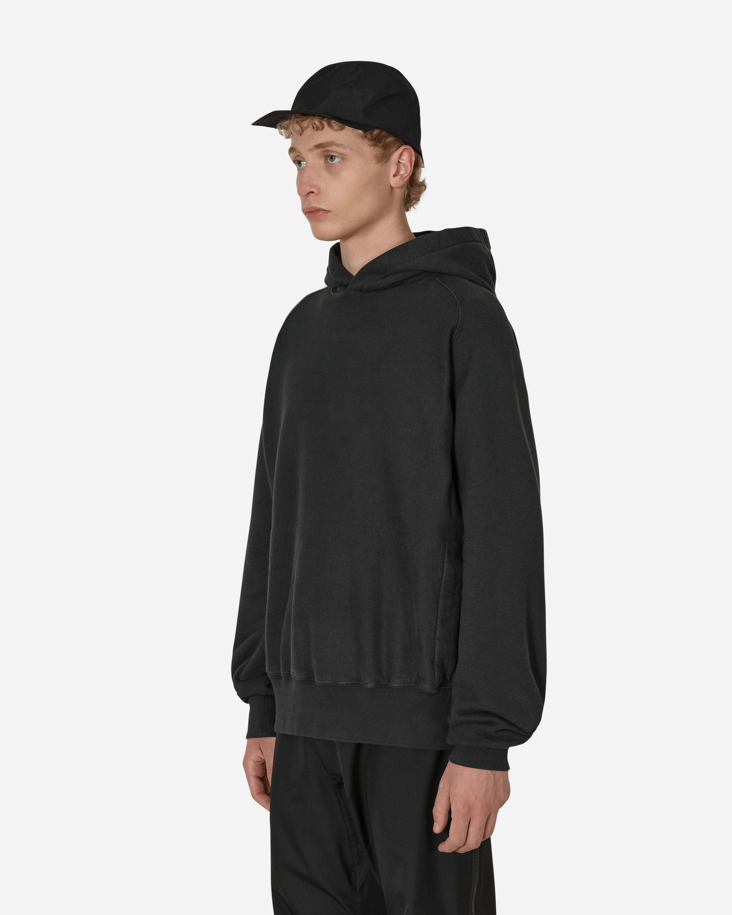 Sweatshirt GR10K Compass Raglan Unbrushed Hoodie Svart | AW22GR6A4FJ OB, 1