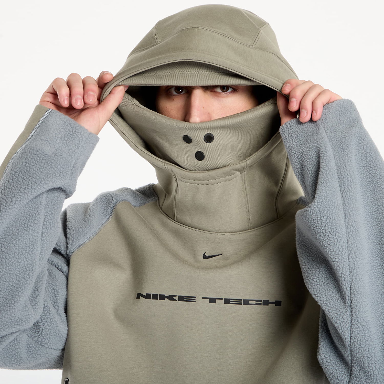Sweatshirt Nike Tech Boreas Oversized Hoodie with Balaclava Hood and Textured Panels Grön | IB3363-320, 1