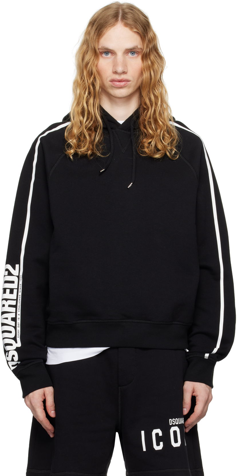Sweatshirt DSQUARED2 Raglan Fit Hoodie Svart | S71GU0713_S25516