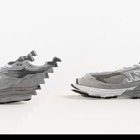 993