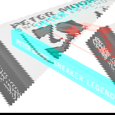 Bok och tidning Rizzoli Peter Moore: Sneaker Legend by Jason Coles/Jacques Chassaing/Tinker Hatfield Vit | 9780847835430, 2