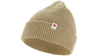 Mössa FJÄLLRÄVEN Ribbed Knitted Beanie with Logo Tab, One Size Beige | F84767-118, 1