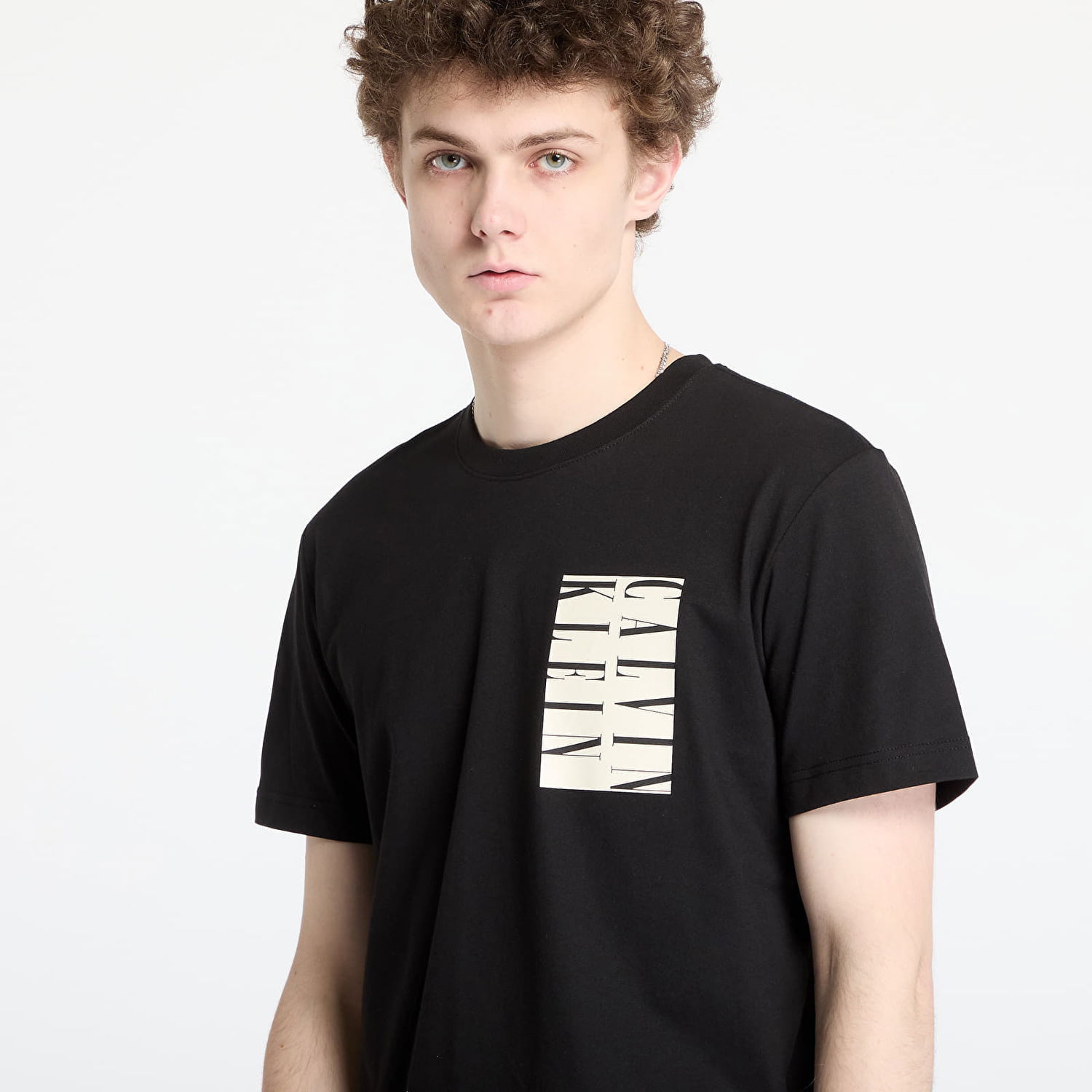 T-shirt CALVIN KLEIN Calvin Klein Jeans Serif Box Graphic Tee Svart | J30J327474 BEH, 1
