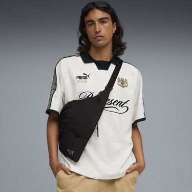 Axelväska Puma PUMA x REPRESENT Sling Bag OSFA Svart | 091822_01, 1