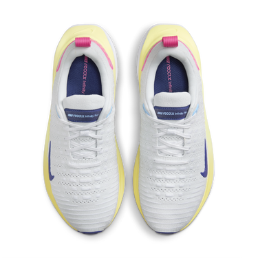 Kläder och accessoarer Nike Dámské běžecké silniční boty InfinityRN 4 - Šedá Metallisk | DR2670-009, 1