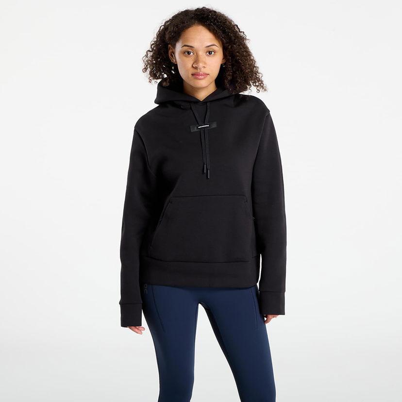 Sweatshirt On Running Focus Tech Hoodie Svart | 1WF30360553 W