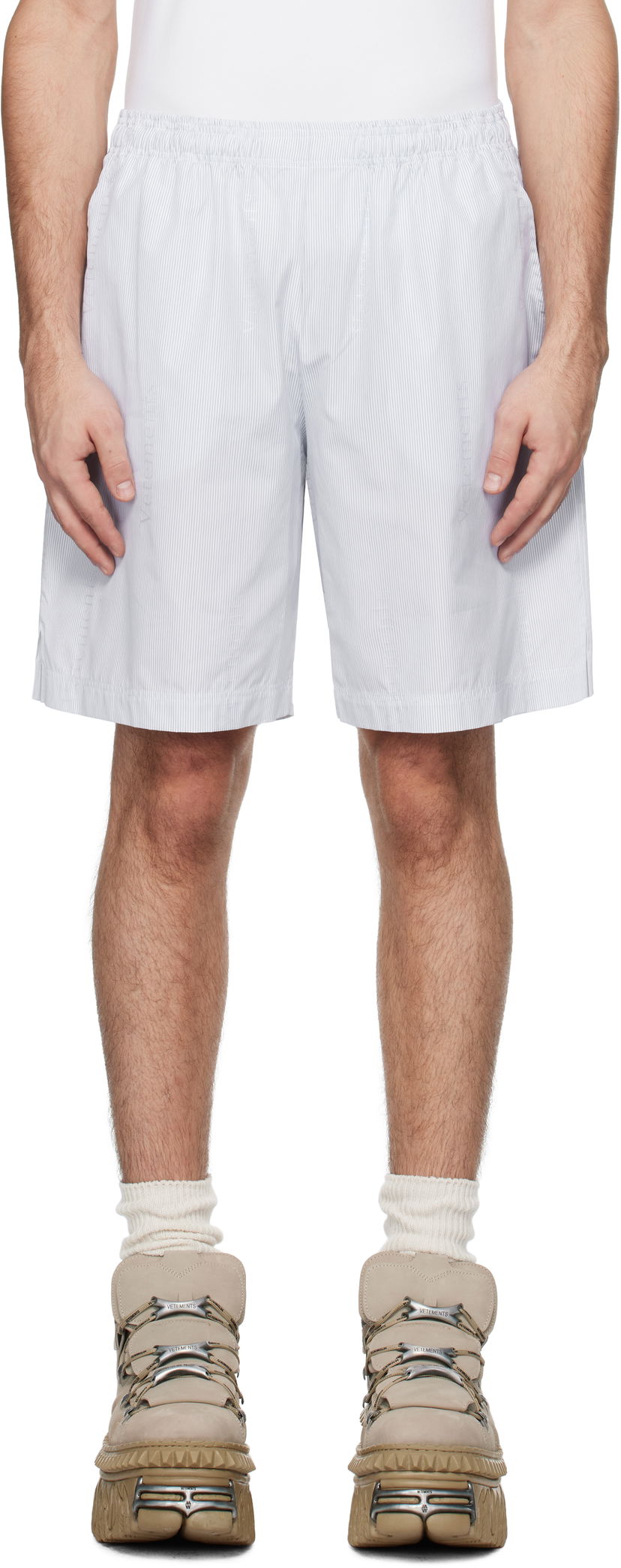 Shorts VETEMENTS Pinstripe Shorts Vit | UA66SS400N