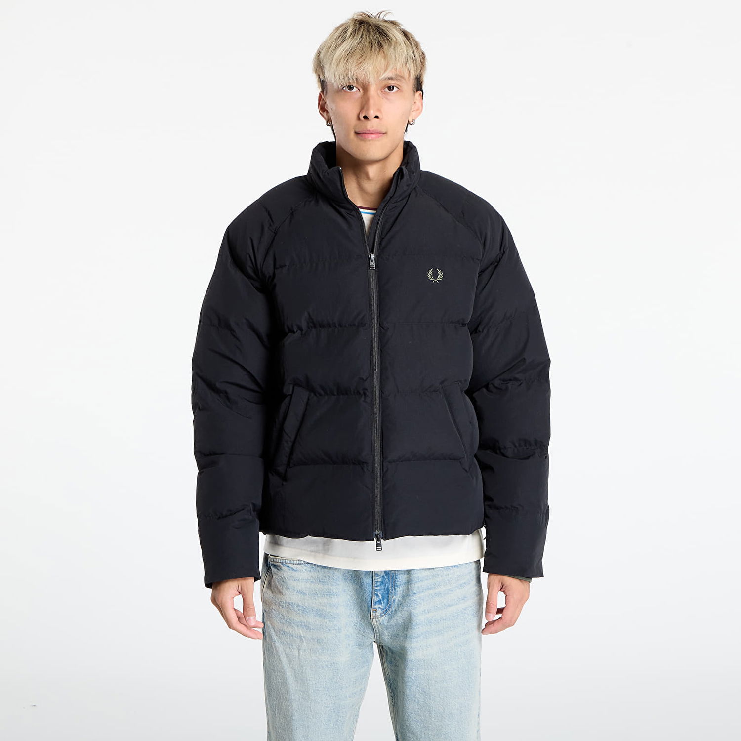 Pufferjacka Fred Perry FRED PERRY Raglan Sleeve Padded Jacket Svart | J1309 102, 0
