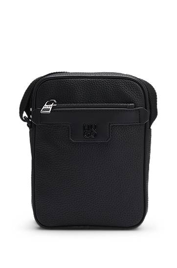 Axelväska BOSS HUGO Grained Faux-Leather Reporter Bag with Stacked-Logo Trim Svart | 50529484