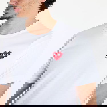 T-shirt Comme des Garçons Comme des Garçons PLAY Emblem Rhinestone T-Shirt Vit | AX-T801 WHITExRED, 4