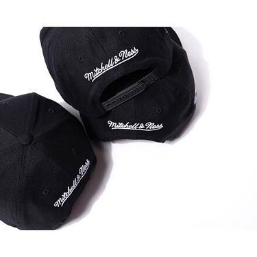 Keps Mitchell & Ness NBA Top Spot Classic Red Chicago Bulls Black Svart | HHSSINTL1265-CBUBLCK, 3