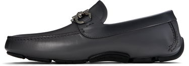 Sneakers och skor FERRAGAMO Salvatore Ferragamo Gancini Ornament Driver Loafers Grå | 778797, 2