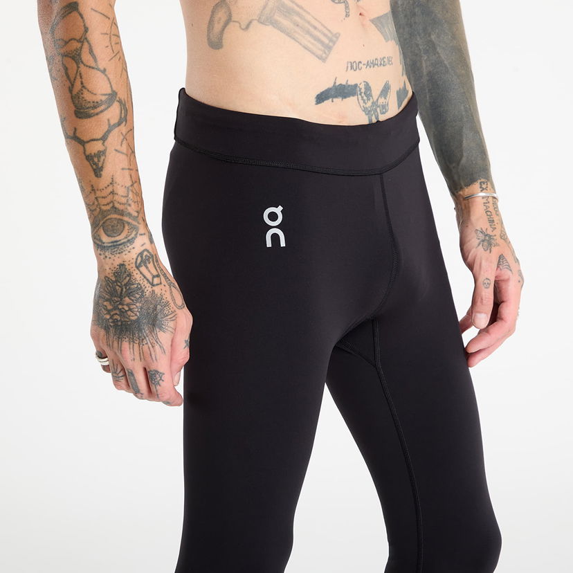Strumpor On Running Core Tights Svart | 1MF30380553