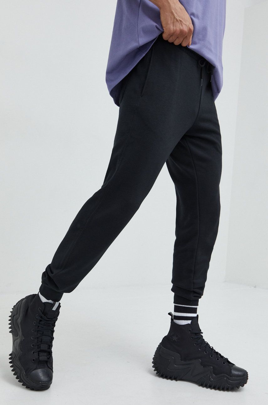 Träningsbyxor Converse Embroidered Star Chevron Pant Svart | 10023873-A01, 1