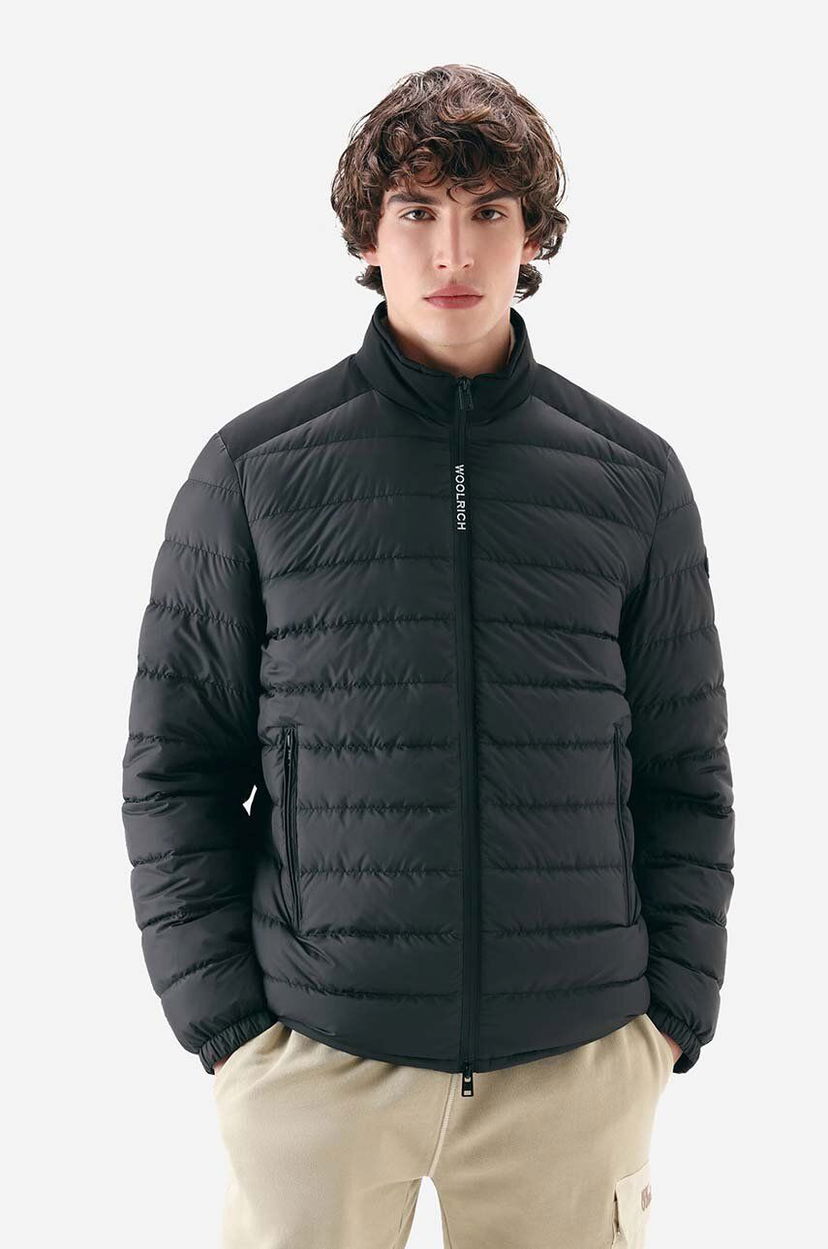 Pufferjacka WOOLRICH Bering Tech Jacket CFWOOU0697MRUT2635 Puffer Jacket Svart | CFWOOU0697MRUT2635