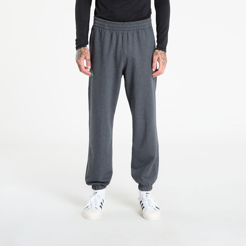 Träningsbyxor adidas Performance Mercedes - AMG Petronas Formula One Team Premium Sweat Joggers Grå | JX8777