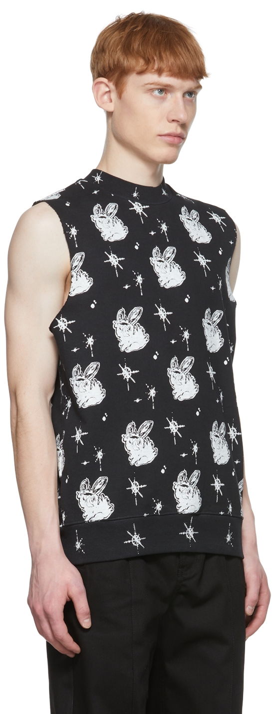 Linne We11done We11done Cotton Graphic-Print Sleeveless T-Shirt Svart | WD-TV1-22-559-U-BK, 1