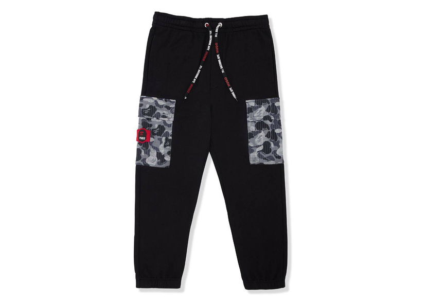 Träningsbyxor BAPE BAPE x Hugo Camo Sweatpants Black Svart | 7I23-152-901