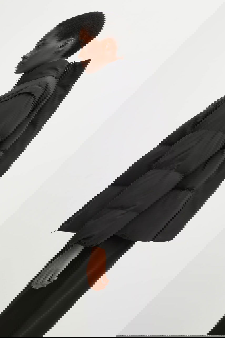 Pufferjacka Maison Margiela Winter High-Neck Cropped Full-Zip Puffer Jacket Svart | S62AN0159.M35609.900, 1