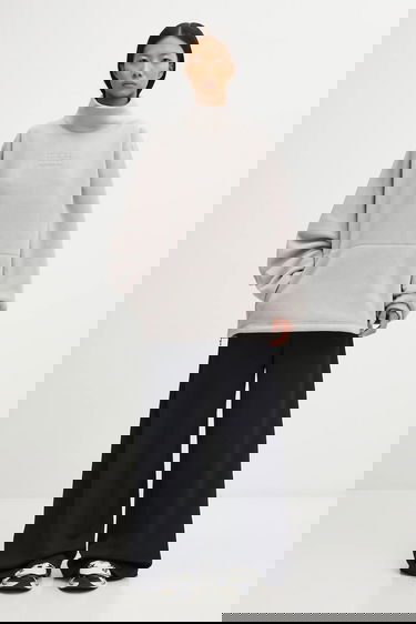 Sweatshirt Maison Margiela MM6 Maison Margiela x Salomon Smooth Fleece Turtleneck Sweatshirt Grå | S52NH0035.M20140.858, 4