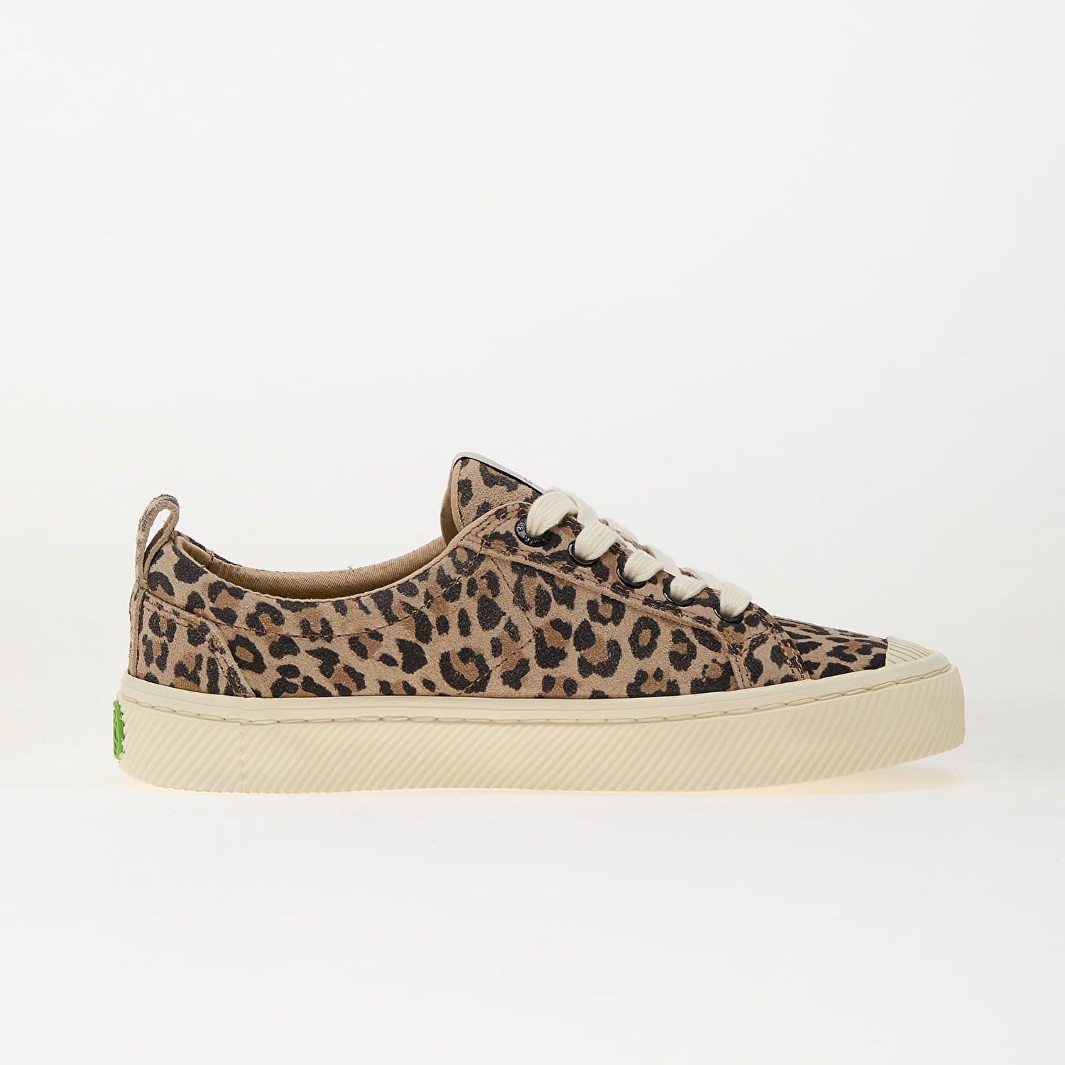 Sneakers och skor Cariuma OCA Low Leopard Print Suede 40.5 Vit | 100102P05, 1