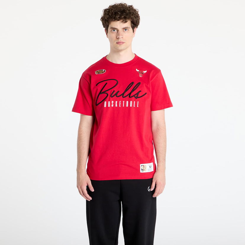 T-shirt Mitchell & Ness Mitchell & Ness NBA Bulls Training Day Premium Vintage Logo Tee Röd | FC9288-CBUSCAR