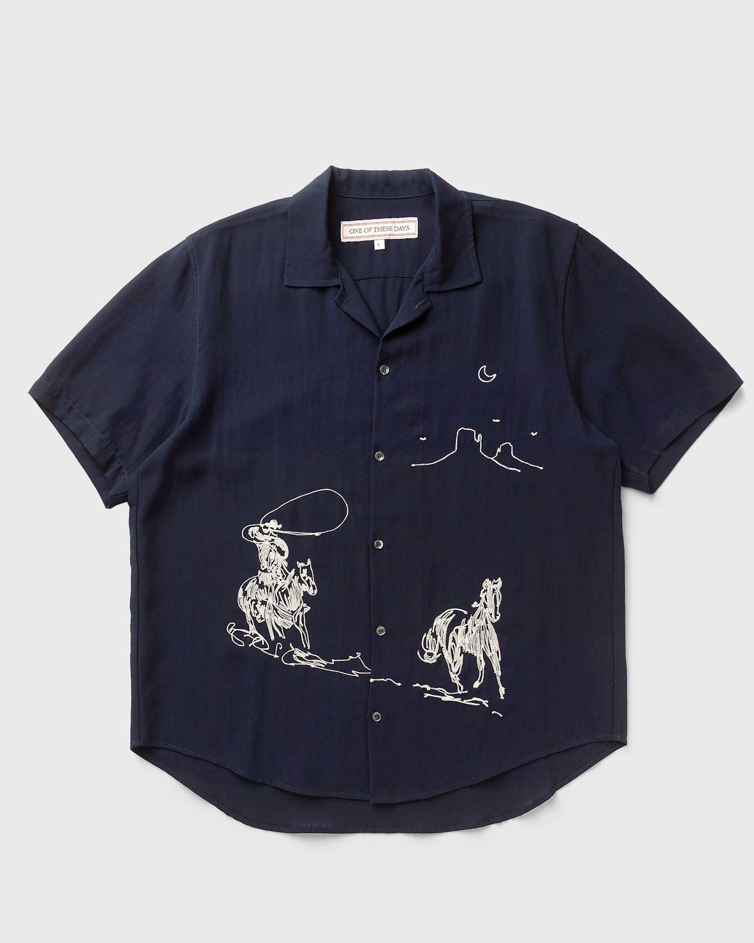 Skjorta One of These Days Into The Distance Cowboy Embroidered Camp Shirt Mörkblå | 01C-16-005-NAVY, 0