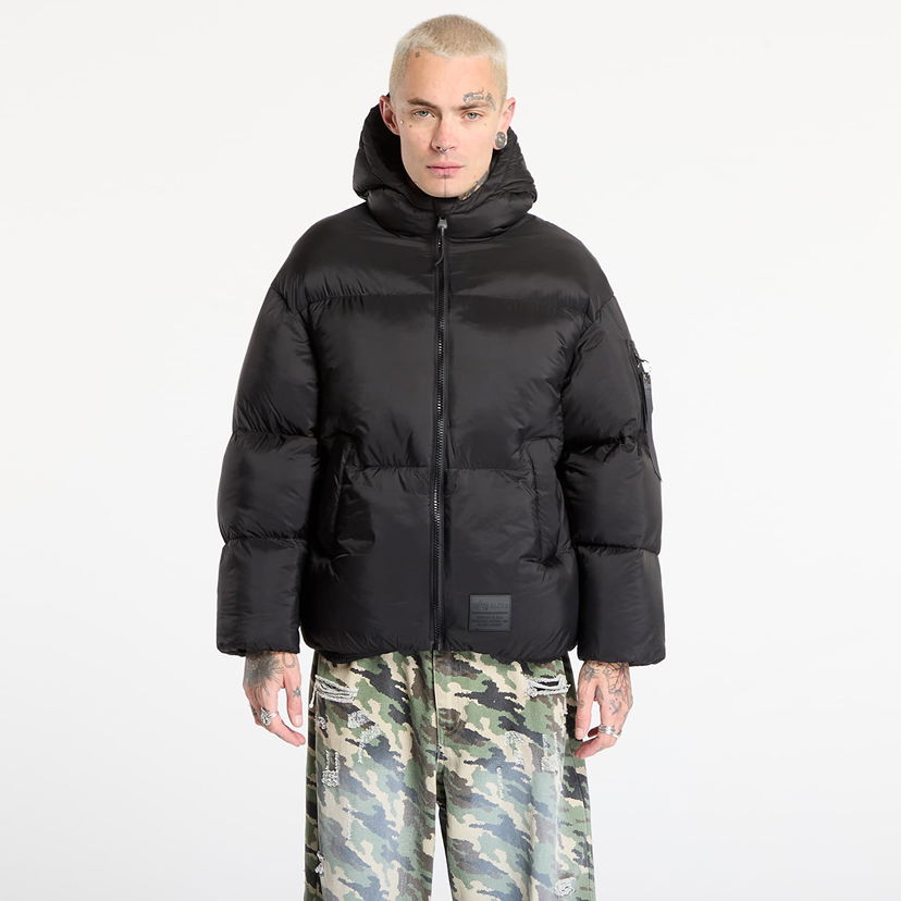 Bomberjacka Alpha Industries Cloud Puffer Bomber Jacket Svart | 148130-03