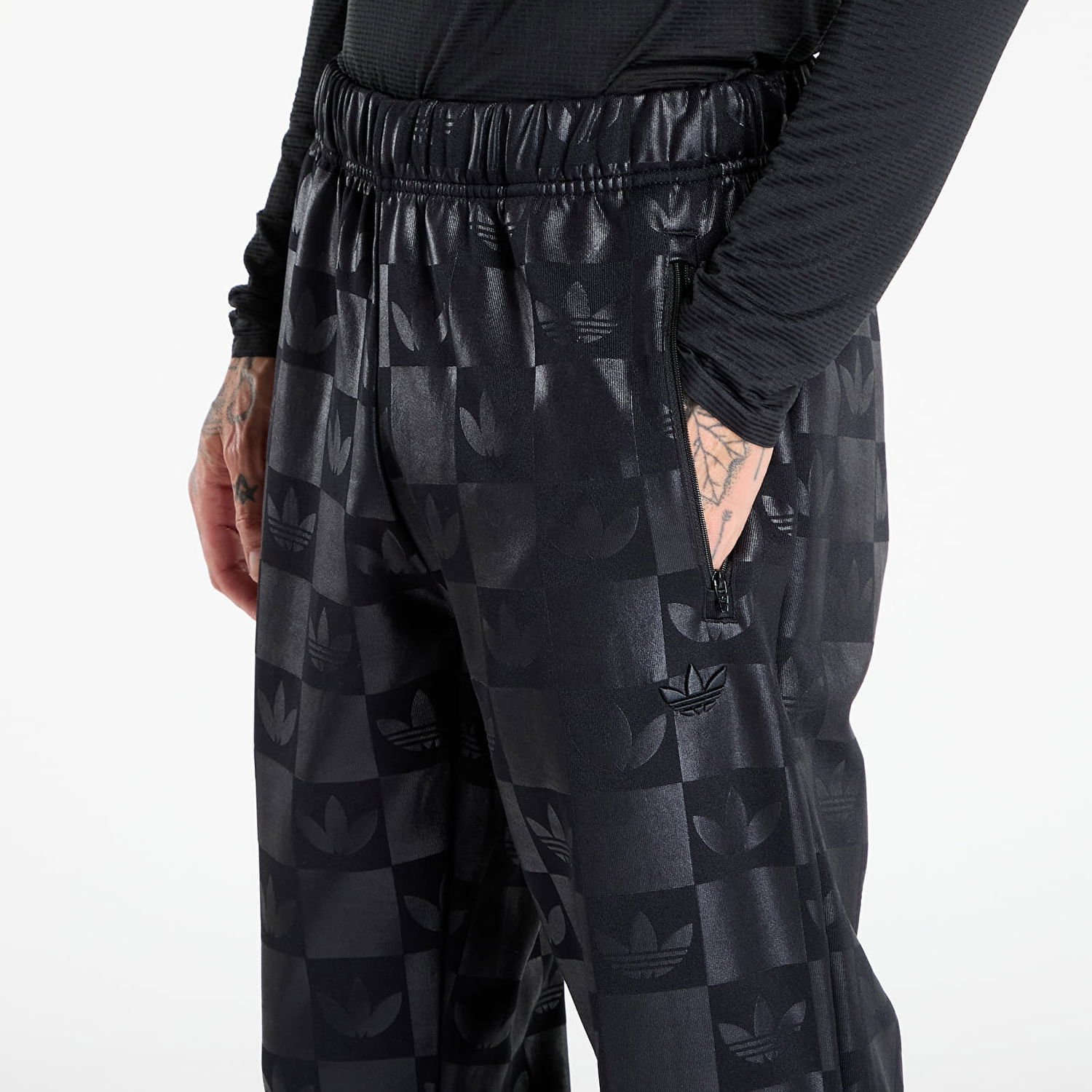 Träningsbyxor adidas Originals Monogram All Over Print Regular Track Pants Svart | JY2977, 1