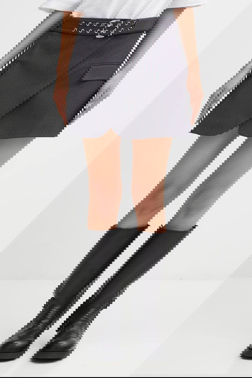 Kjol GANNI Tailored Pinstripe Mini Skirt with Asymmetrical Hem, Grommet Belt, and Flap Pockets Grå | W0711, 0