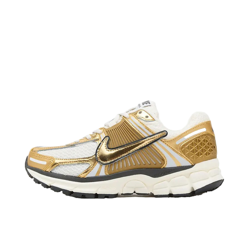 Löpning Nike Zoom Vomero 5 Metallic Gold W Beige | HF7723-001