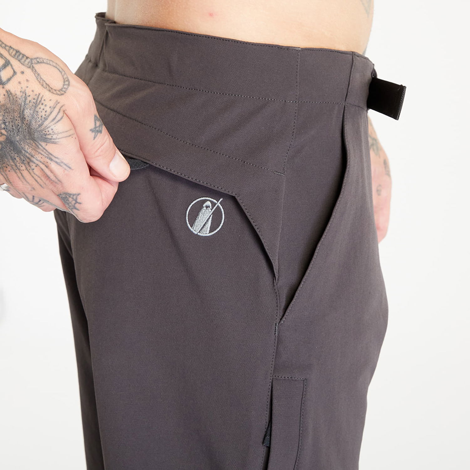 Byxor Tilak Poutnik by Monk Pants Karbon Grå | 10102003, 1