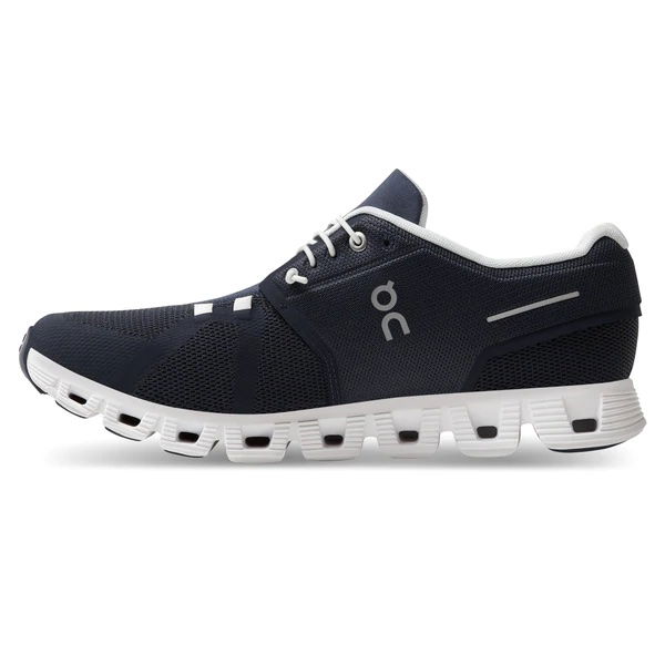 Sneakers och skor On Running Cloud 5 Mörkblå | 59.98916, 0