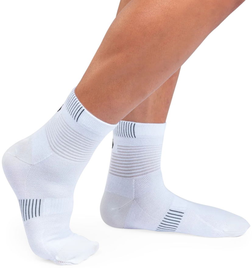 Strumpor On Running Ultralight Running Ankle Socks Vit | 356-00867