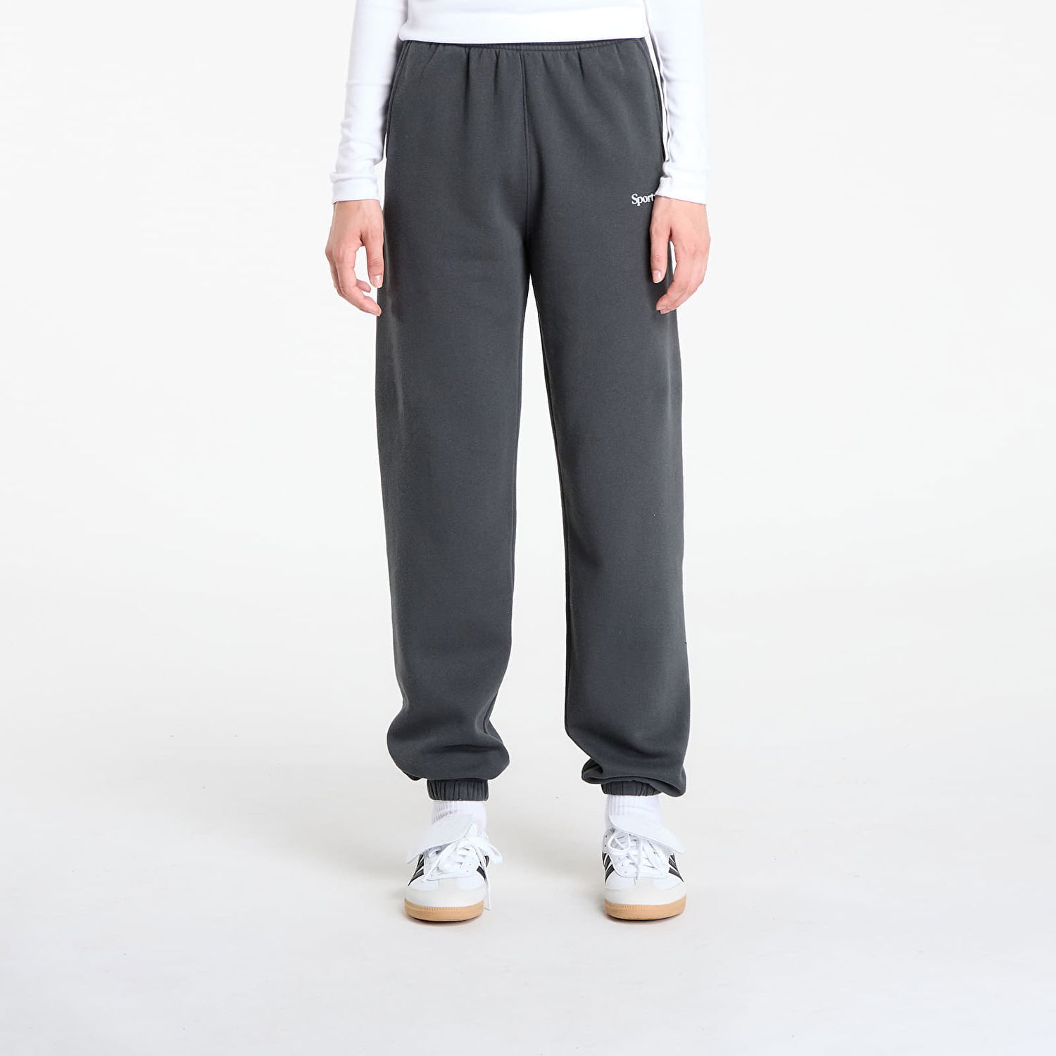 Träningsbyxor Sporty & Rich Serif Logo Soft Sweapant UNISEX Faded Black Svart | PA050625300BA02, 0