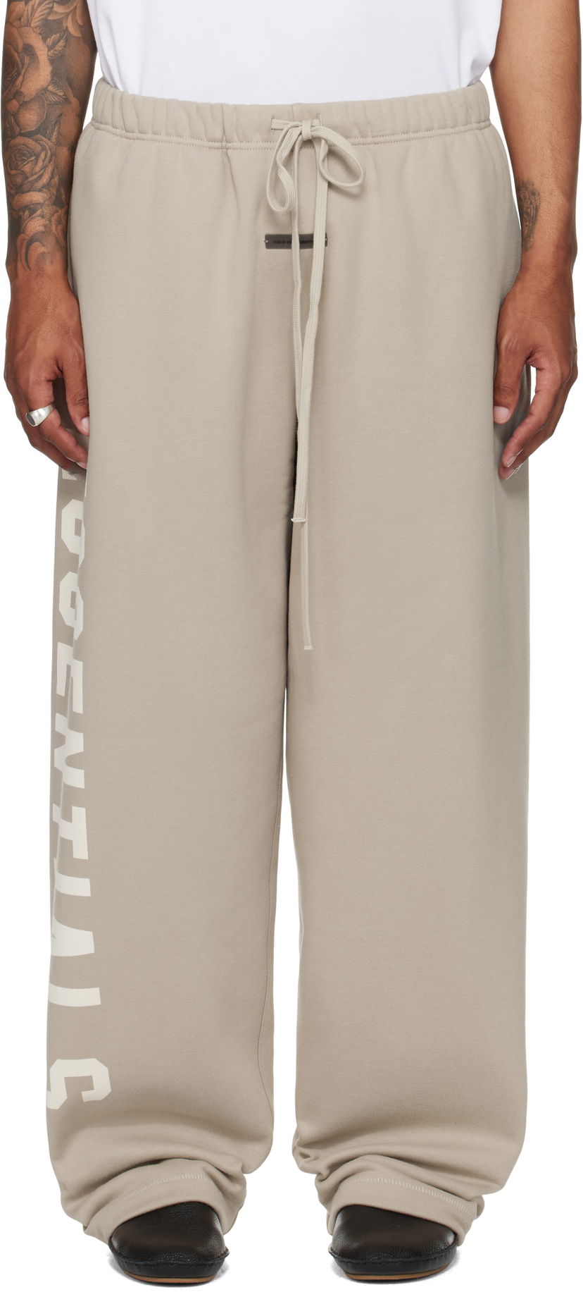 Träningsbyxor Fear of God ESSENTIALS Fleece Lounge Sweatpants Beige | 130SP254321F