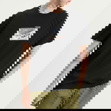 T-shirt Maharishi Travellers In Snow Graphic Tee, Size Large Svart | 2213-BLK, 2