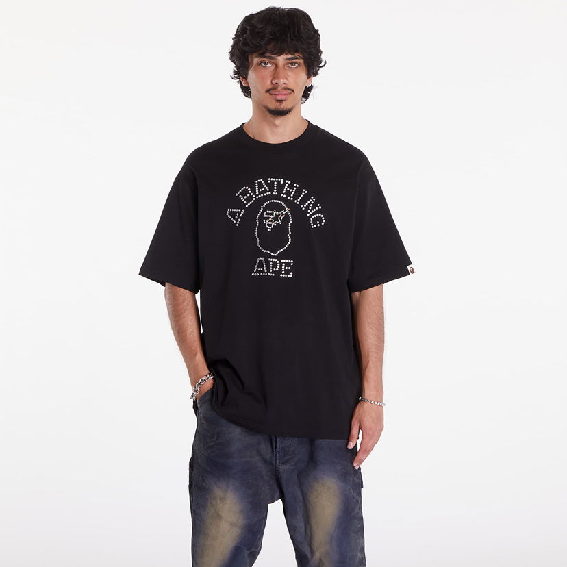 T-shirt BAPE A BATHING APE Rhinestone College Relaxed Fit Tee Svart | 001CSK301307MBLK