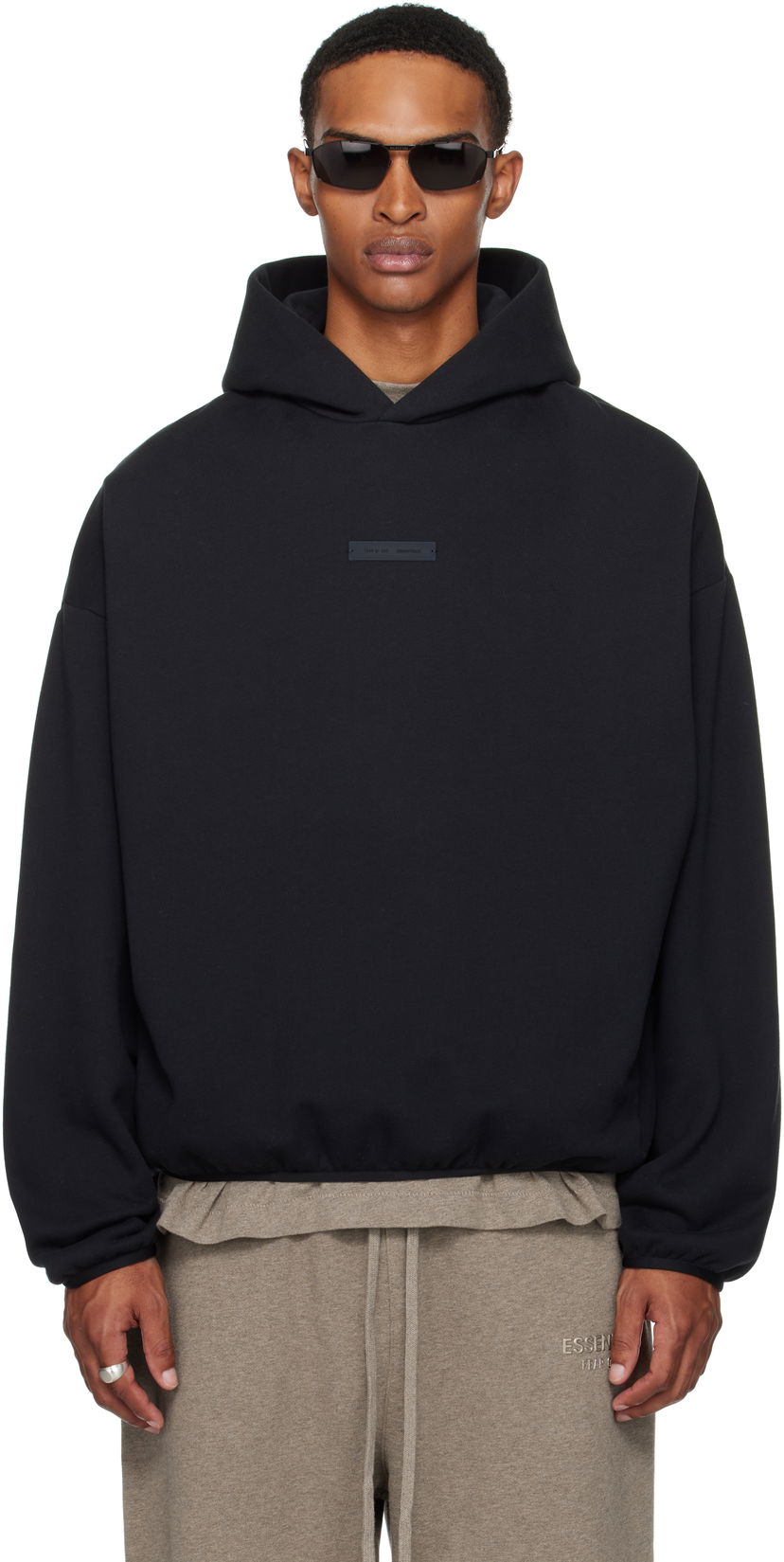 Sweatshirt Fear of God Fear of God ESSENTIALS Modern Fit Fleece Hoodie Svart | 192SP256510F